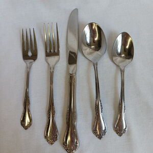 Oneida Ltd Mansfield Wm A Rogers Deluxe Stainless 5 Piece Place Setting Amadeus